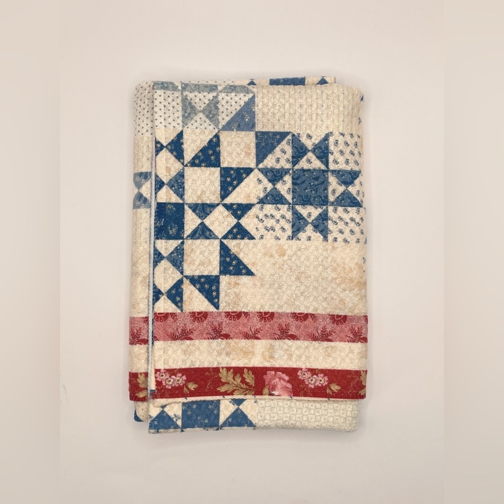 Microfiber “Sparklers” Kitchen Towels by Laundry Basket (set of two) - Picture 8 of 9